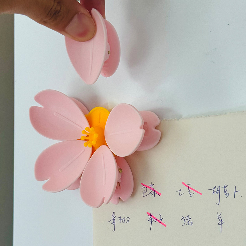 Sakura Magnetic Clip Creative  - огляд і ціна Food Storage Plant
